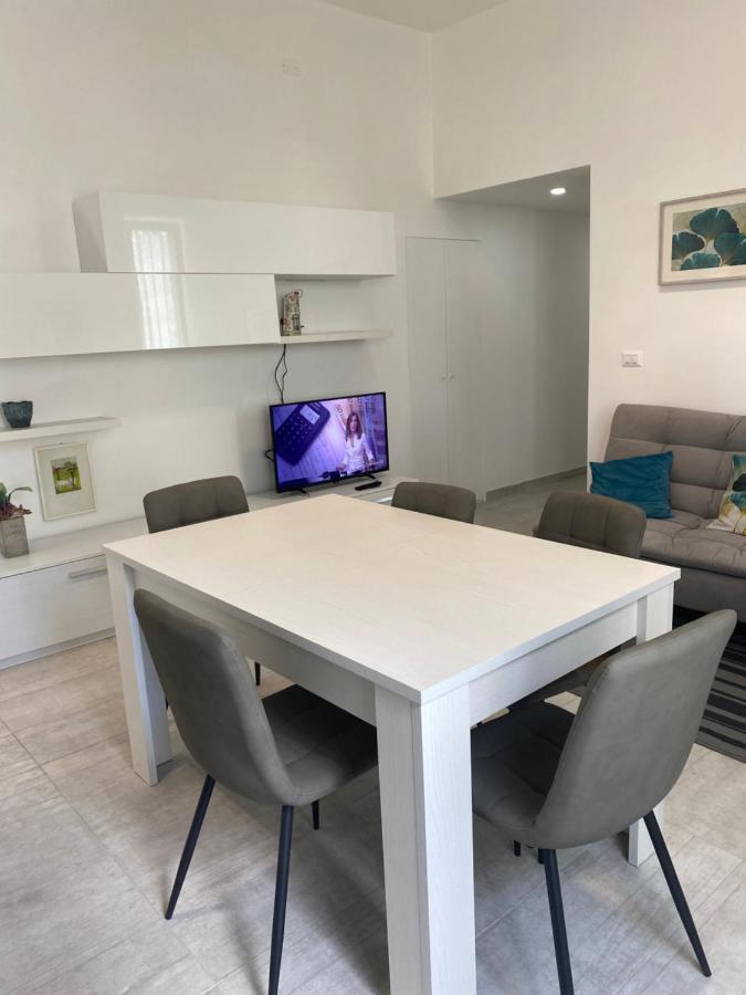 Garden House Apartments In Наполи Екстериор снимка