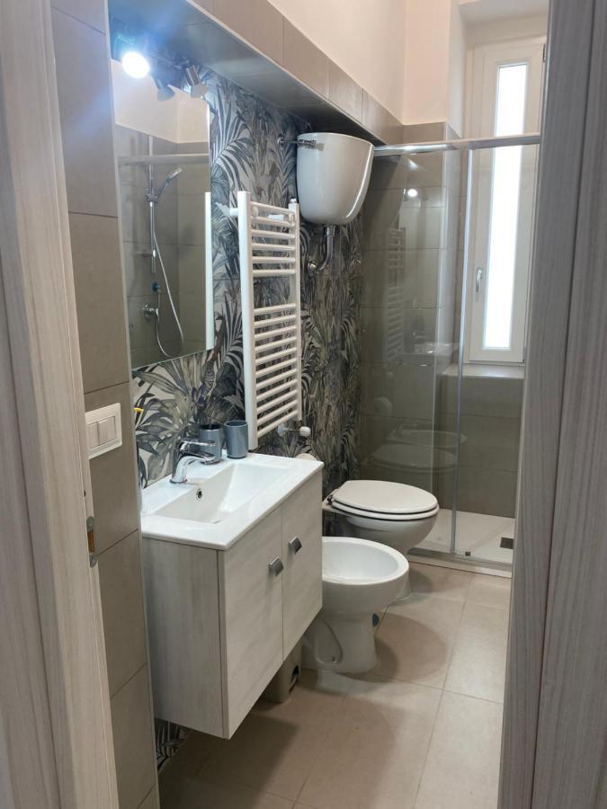 Garden House Apartments In Наполи Екстериор снимка