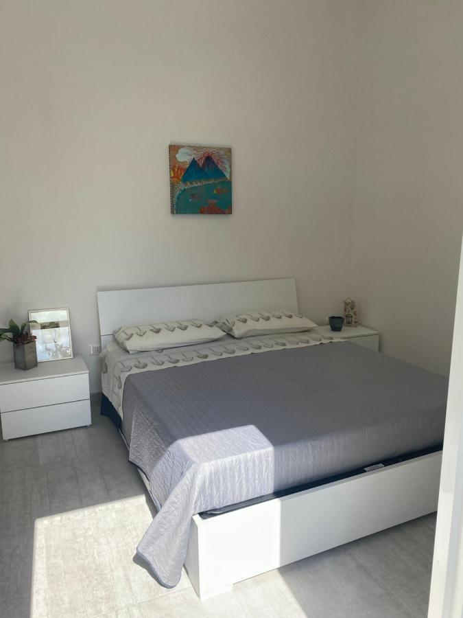 Garden House Apartments In Наполи Екстериор снимка