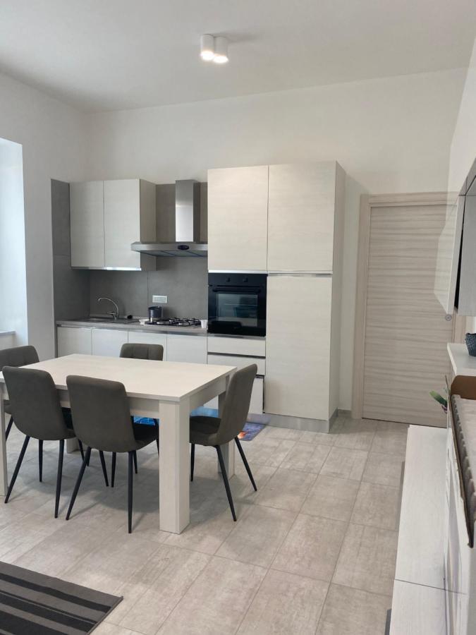 Garden House Apartments In Наполи Екстериор снимка
