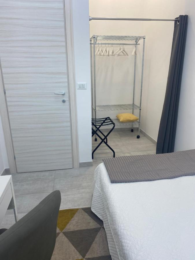 Garden House Apartments In Наполи Екстериор снимка