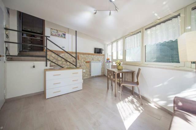 Garden House Apartments In Наполи Екстериор снимка