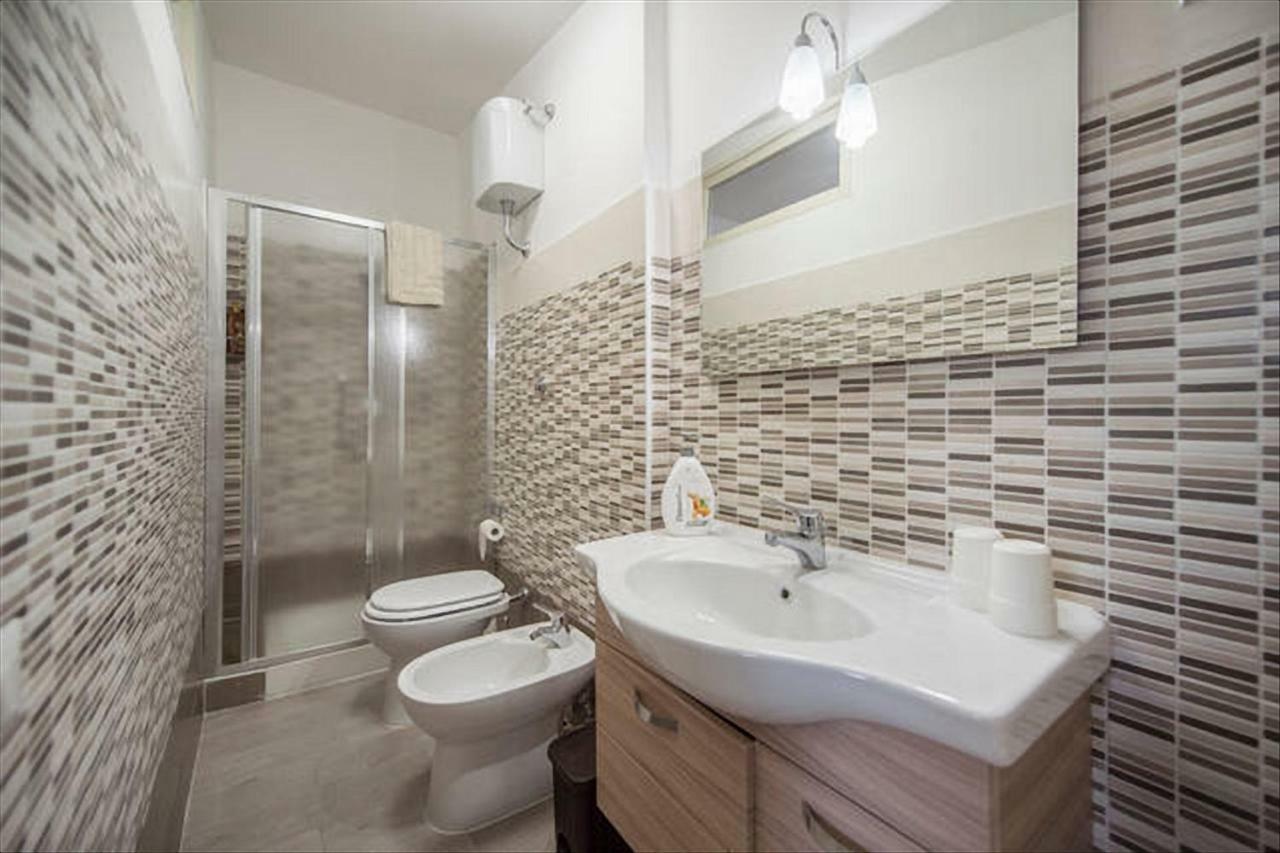 Garden House Apartments In Наполи Екстериор снимка