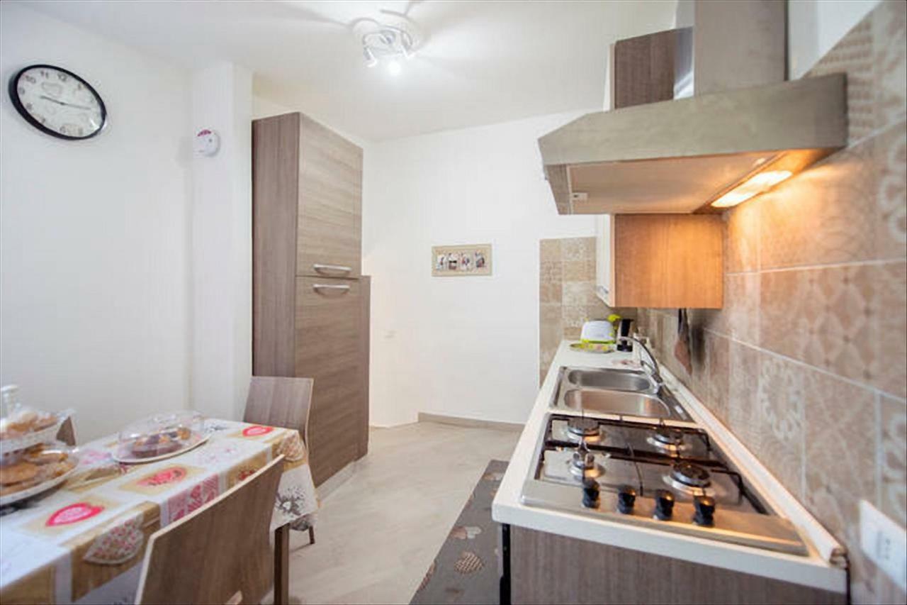 Garden House Apartments In Наполи Екстериор снимка